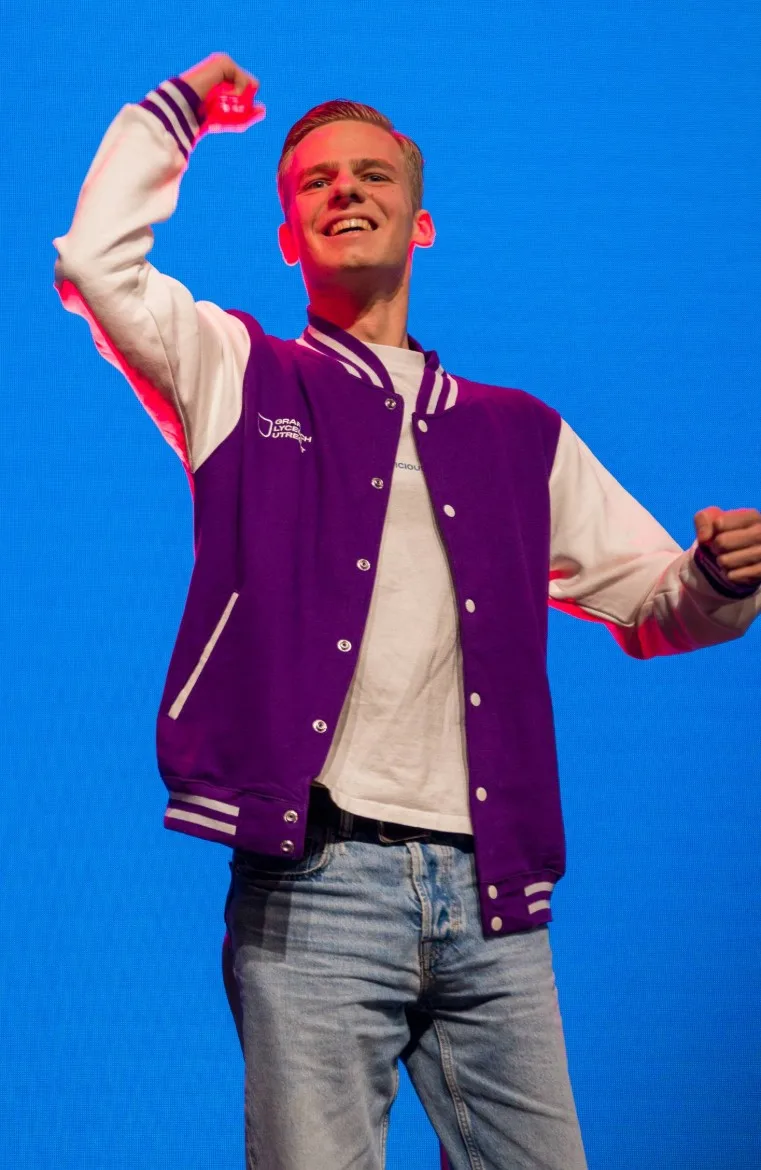 Tom Tiedemann juicht op het podium bij Skills The Finals 2026